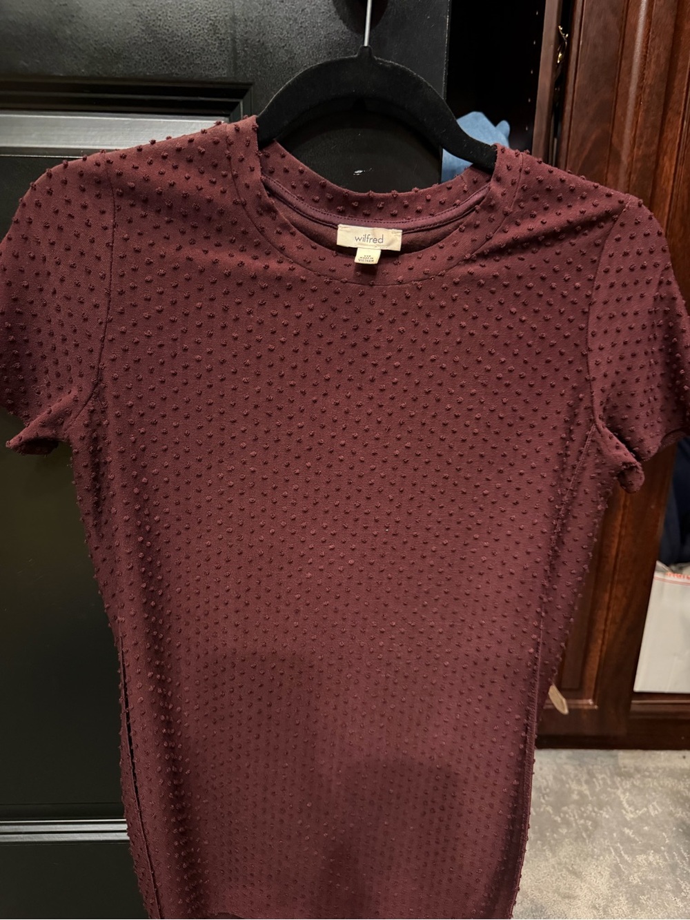 Wilfred Burgundy Textured Short Sleeve Tee